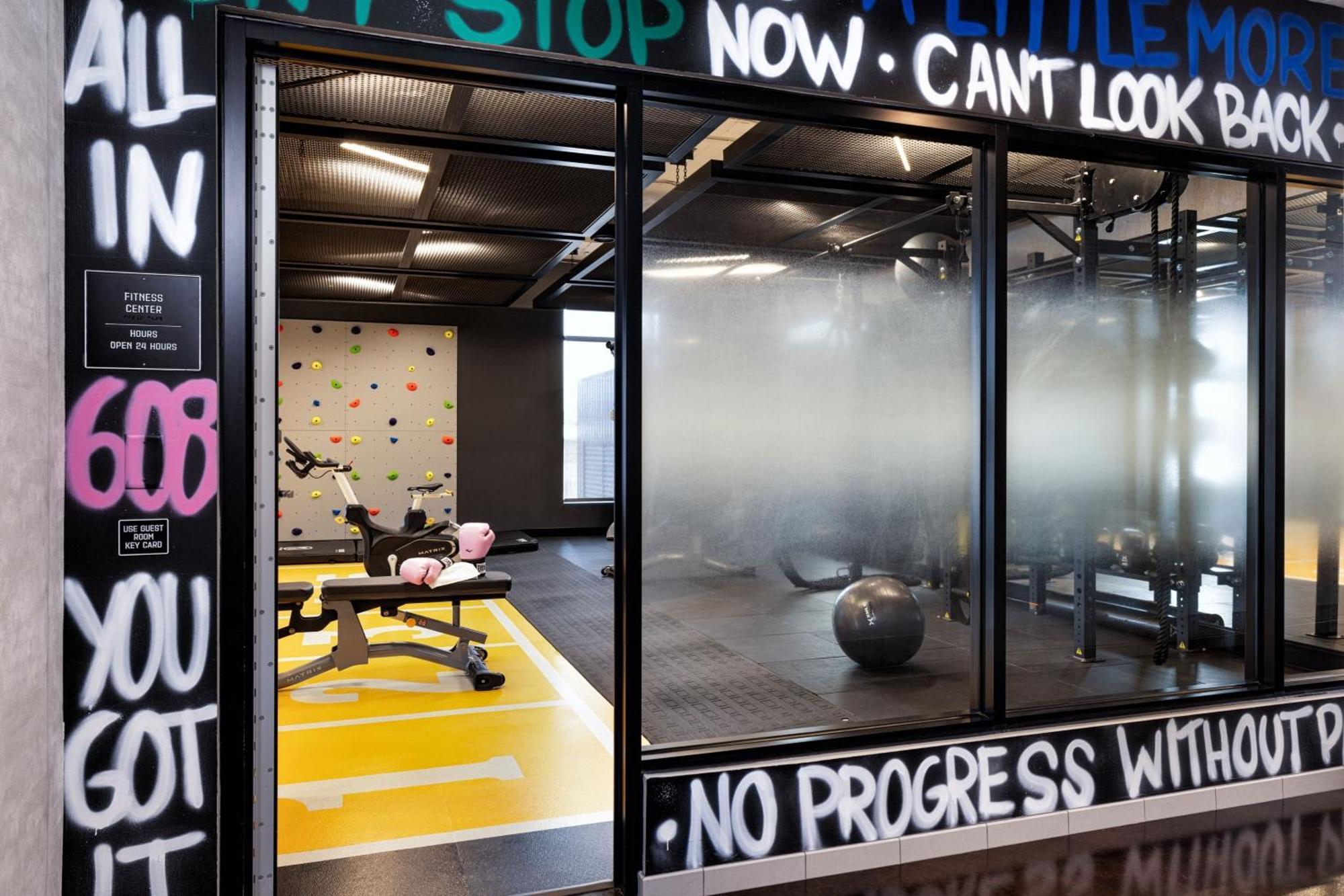 ホテル Moxy Madison Downtown エクステリア 写真