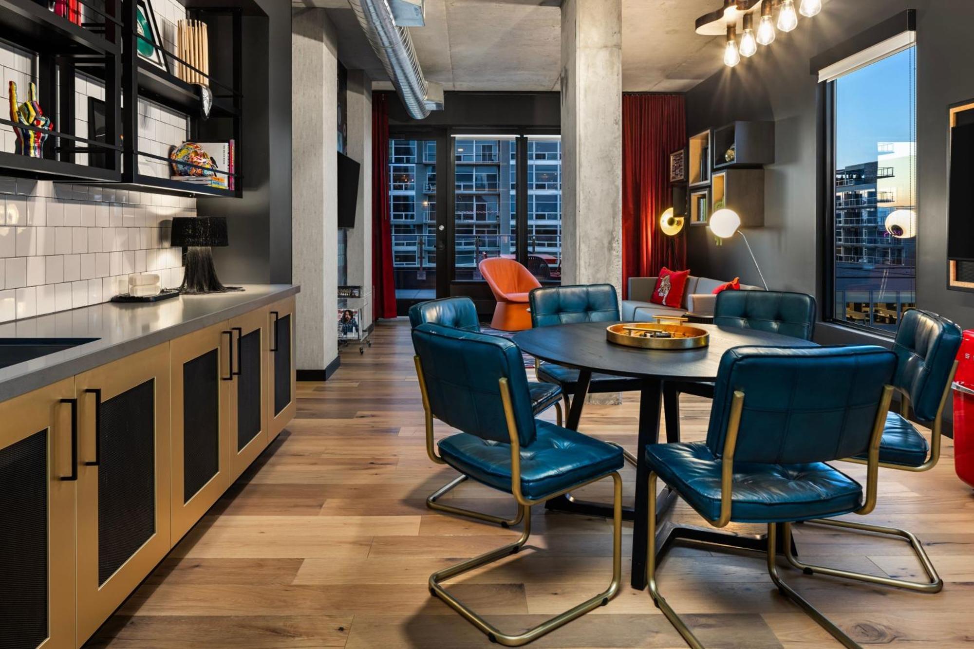 ホテル Moxy Madison Downtown エクステリア 写真
