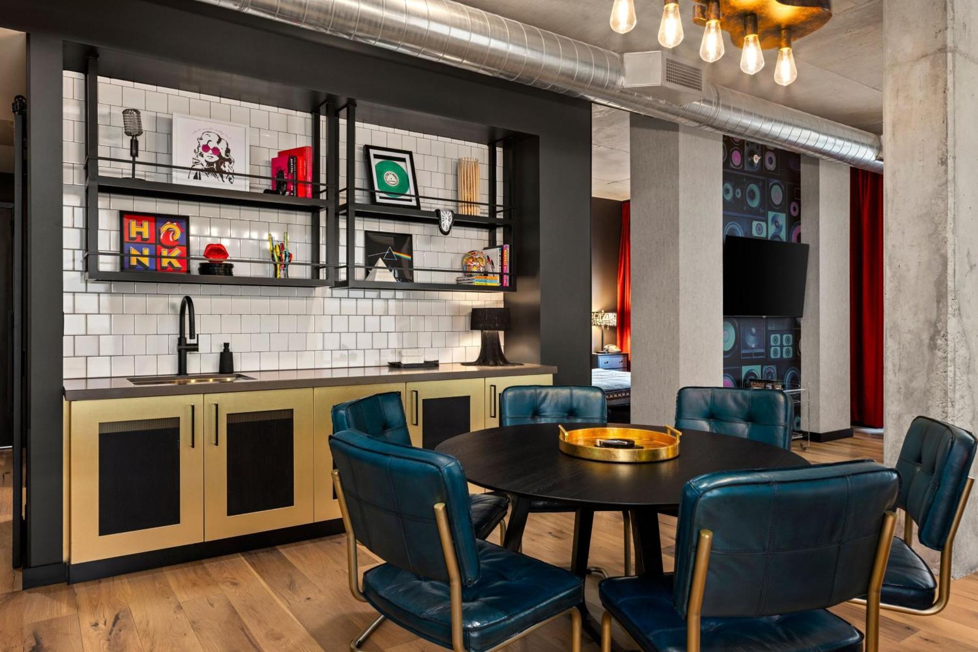 ホテル Moxy Madison Downtown エクステリア 写真