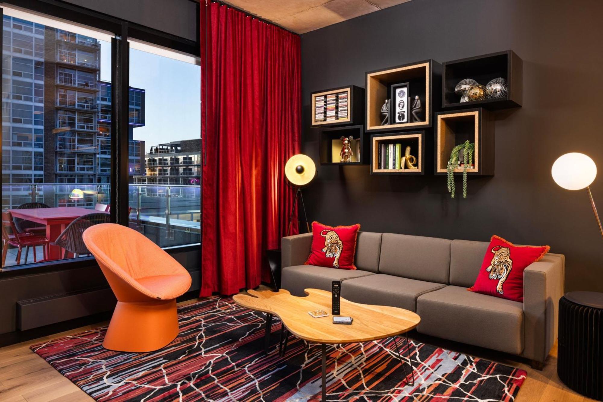 ホテル Moxy Madison Downtown エクステリア 写真